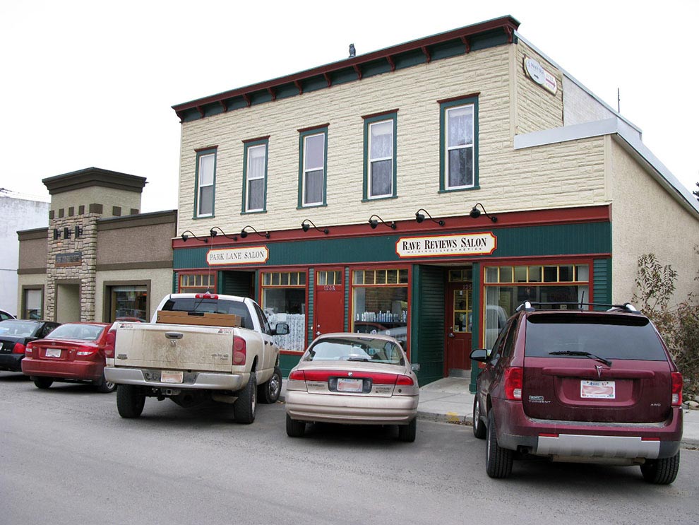4 Ave High River mixed use building