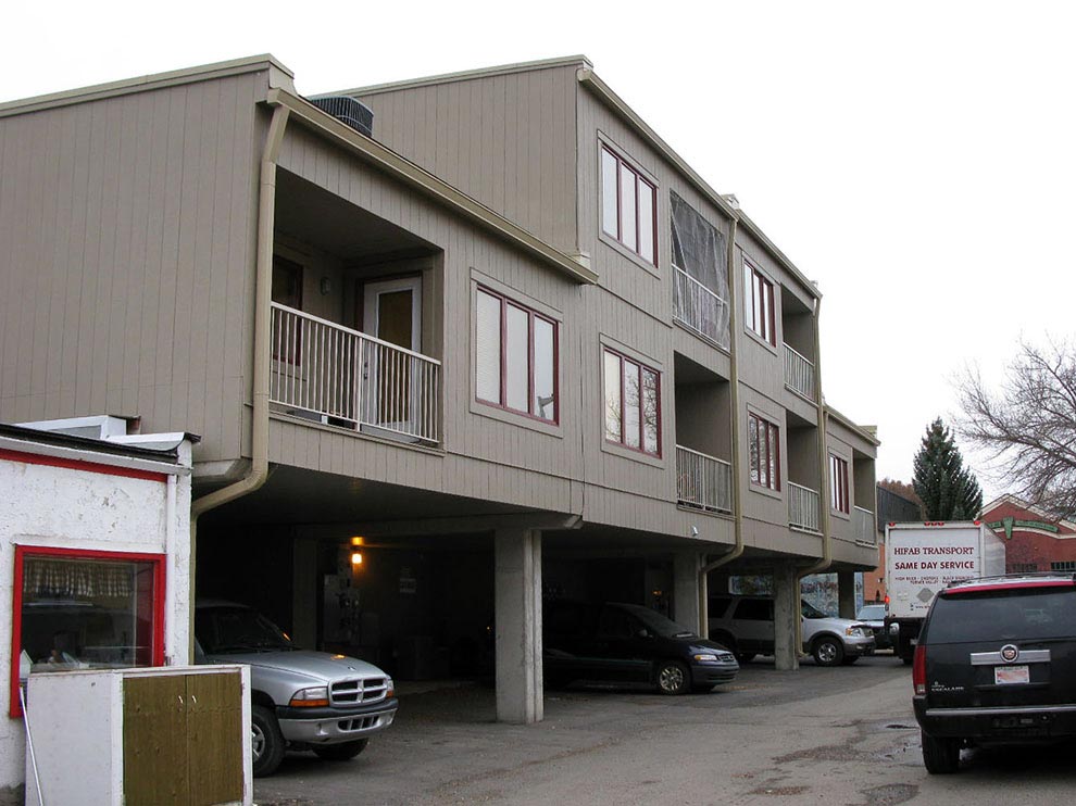 4 Ave High River mixed use building